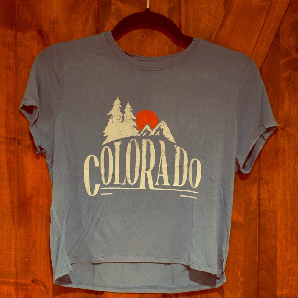 Blue H&M “Colorado” cropped T-shirt